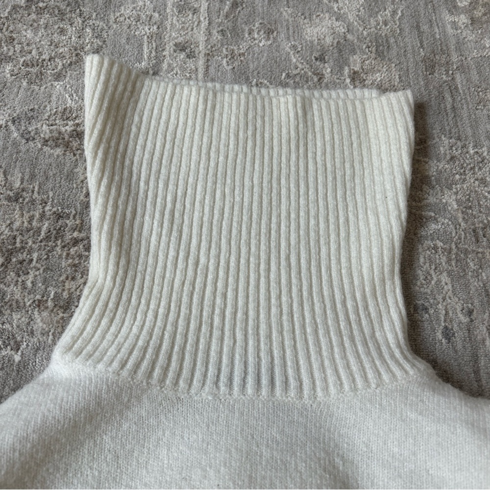 Womens MNG Wool Blend Medium Ivory Turtle Neck Sweater Boho Elegant Minimalist - Picture 2 of 8